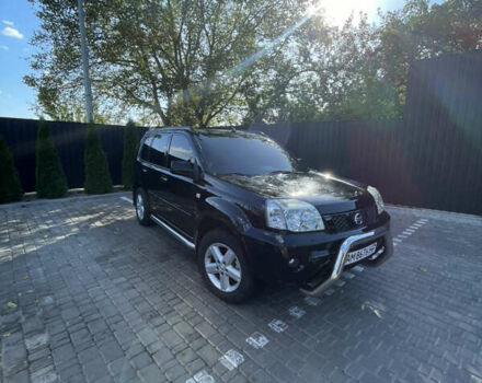 Черный Ниссан ИксТрейл, объемом двигателя 2 л и пробегом 215 тыс. км за 7000 $, фото 1 на Automoto.ua