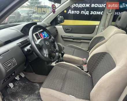 Черный Ниссан ИксТрейл, объемом двигателя 2 л и пробегом 173 тыс. км за 4700 $, фото 8 на Automoto.ua