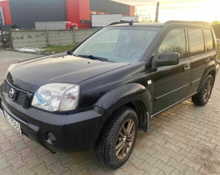 Черный Ниссан ИксТрейл, объемом двигателя 2.2 л и пробегом 251 тыс. км за 3800 $, фото 1 на Automoto.ua