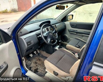 Чорний Ніссан ІксТрейл, об'ємом двигуна 2.2 л та пробігом 300 тис. км за 2750 $, фото 6 на Automoto.ua