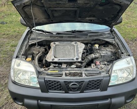 Чорний Ніссан ІксТрейл, об'ємом двигуна 2.2 л та пробігом 401 тис. км за 3150 $, фото 4 на Automoto.ua