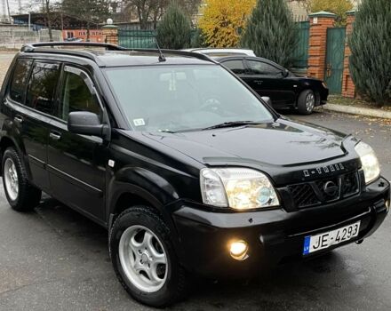 Черный Ниссан ИксТрейл, объемом двигателя 2.2 л и пробегом 226 тыс. км за 3650 $, фото 4 на Automoto.ua