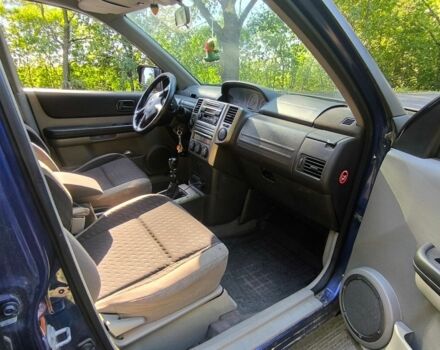 Черный Ниссан ИксТрейл, объемом двигателя 0 л и пробегом 300 тыс. км за 2493 $, фото 3 на Automoto.ua