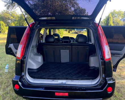 Черный Ниссан ИксТрейл, объемом двигателя 2.5 л и пробегом 280 тыс. км за 7099 $, фото 5 на Automoto.ua