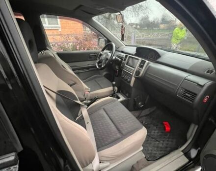 Черный Ниссан ИксТрейл, объемом двигателя 2.2 л и пробегом 270 тыс. км за 3900 $, фото 3 на Automoto.ua