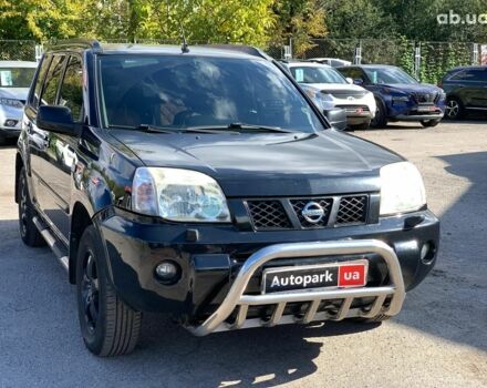 Черный Ниссан ИксТрейл, объемом двигателя 2.5 л и пробегом 295 тыс. км за 6890 $, фото 2 на Automoto.ua