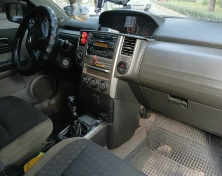 Черный Ниссан ИксТрейл, объемом двигателя 0 л и пробегом 300 тыс. км за 4300 $, фото 3 на Automoto.ua