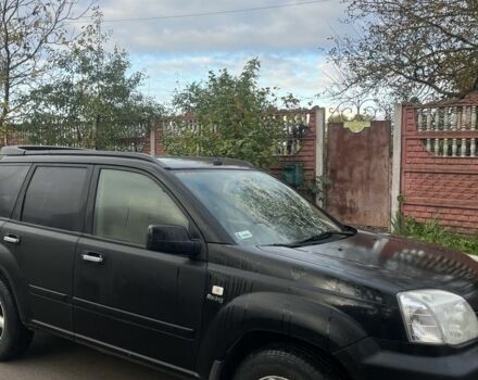 Черный Ниссан ИксТрейл, объемом двигателя 2.2 л и пробегом 327 тыс. км за 3600 $, фото 1 на Automoto.ua