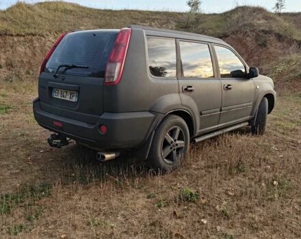 Черный Ниссан ИксТрейл, объемом двигателя 2.2 л и пробегом 290 тыс. км за 4200 $, фото 3 на Automoto.ua