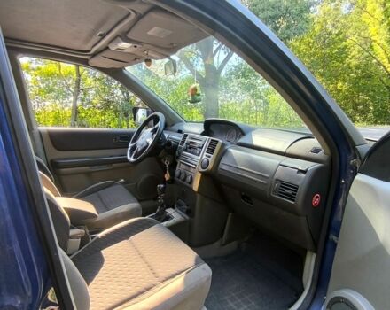 Черный Ниссан ИксТрейл, объемом двигателя 0 л и пробегом 300 тыс. км за 2493 $, фото 8 на Automoto.ua