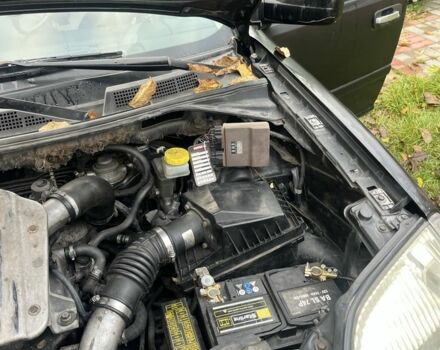 Черный Ниссан ИксТрейл, объемом двигателя 2.2 л и пробегом 327 тыс. км за 3600 $, фото 10 на Automoto.ua