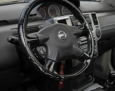 Черный Ниссан ИксТрейл, объемом двигателя 2.2 л и пробегом 273 тыс. км за 4267 $, фото 12 на Automoto.ua