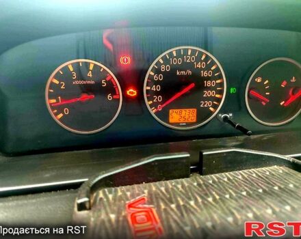 Черный Ниссан ИксТрейл, объемом двигателя 2.2 л и пробегом 248 тыс. км за 3800 $, фото 6 на Automoto.ua