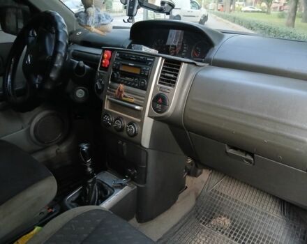 Черный Ниссан ИксТрейл, объемом двигателя 0 л и пробегом 300 тыс. км за 4300 $, фото 6 на Automoto.ua