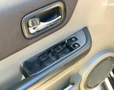 Черный Ниссан ИксТрейл, объемом двигателя 2.5 л и пробегом 295 тыс. км за 6890 $, фото 18 на Automoto.ua