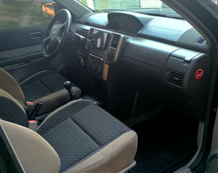 Чорний Ніссан ІксТрейл, об'ємом двигуна 2.2 л та пробігом 250 тис. км за 3500 $, фото 1 на Automoto.ua