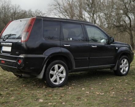 Черный Ниссан ИксТрейл, объемом двигателя 2.2 л и пробегом 273 тыс. км за 4267 $, фото 5 на Automoto.ua