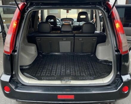 Черный Ниссан ИксТрейл, объемом двигателя 2.2 л и пробегом 226 тыс. км за 3650 $, фото 16 на Automoto.ua