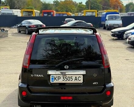 Черный Ниссан ИксТрейл, объемом двигателя 2.2 л и пробегом 360 тыс. км за 7300 $, фото 5 на Automoto.ua
