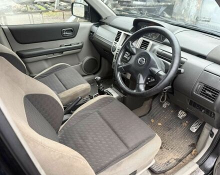 Чорний Ніссан ІксТрейл, об'ємом двигуна 2 л та пробігом 123 тис. км за 3100 $, фото 5 на Automoto.ua