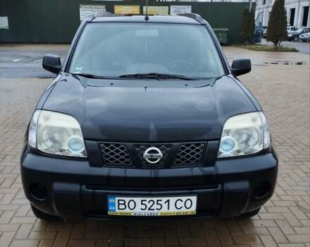 Черный Ниссан ИксТрейл, объемом двигателя 2.2 л и пробегом 373 тыс. км за 5800 $, фото 2 на Automoto.ua