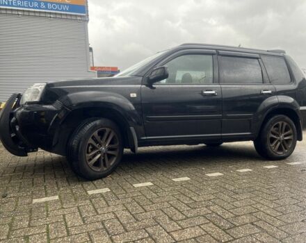 Черный Ниссан ИксТрейл, объемом двигателя 2.2 л и пробегом 260 тыс. км за 4254 $, фото 4 на Automoto.ua