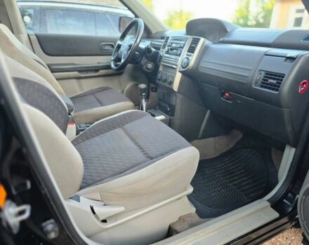 Черный Ниссан ИксТрейл, объемом двигателя 2.2 л и пробегом 290 тыс. км за 4500 $, фото 19 на Automoto.ua