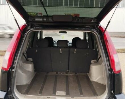 Черный Ниссан ИксТрейл, объемом двигателя 2.2 л и пробегом 373 тыс. км за 5800 $, фото 4 на Automoto.ua