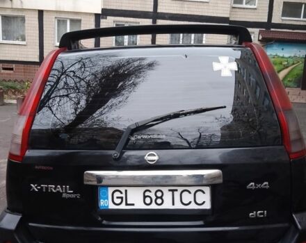 Черный Ниссан ИксТрейл, объемом двигателя 2.2 л и пробегом 260 тыс. км за 4500 $, фото 3 на Automoto.ua