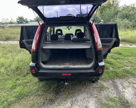 Черный Ниссан ИксТрейл, объемом двигателя 2.2 л и пробегом 252 тыс. км за 3600 $, фото 1 на Automoto.ua