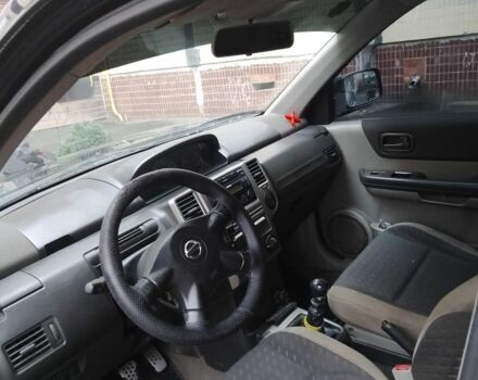 Черный Ниссан ИксТрейл, объемом двигателя 2.2 л и пробегом 260 тыс. км за 4500 $, фото 5 на Automoto.ua