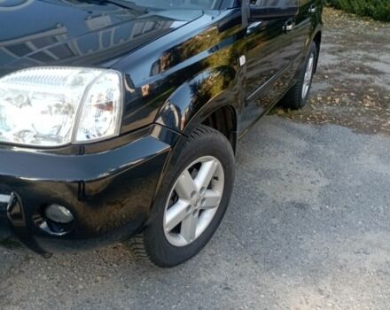 Черный Ниссан ИксТрейл, объемом двигателя 2 л и пробегом 196 тыс. км за 4300 $, фото 2 на Automoto.ua