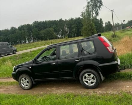 Черный Ниссан ИксТрейл, объемом двигателя 2.2 л и пробегом 290 тыс. км за 4500 $, фото 4 на Automoto.ua