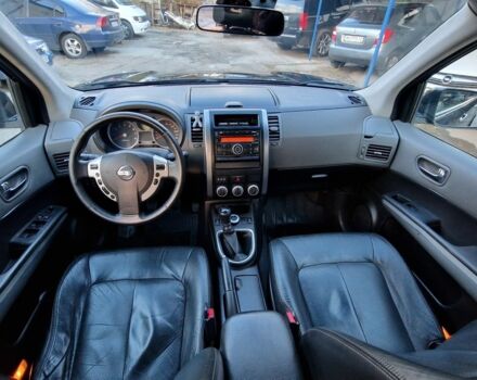 Черный Ниссан ИксТрейл, объемом двигателя 2.5 л и пробегом 340 тыс. км за 7299 $, фото 6 на Automoto.ua