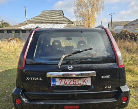 Черный Ниссан ИксТрейл, объемом двигателя 2.2 л и пробегом 206 тыс. км за 4000 $, фото 3 на Automoto.ua