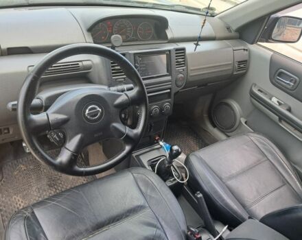 Черный Ниссан ИксТрейл, объемом двигателя 0 л и пробегом 290 тыс. км за 3950 $, фото 3 на Automoto.ua