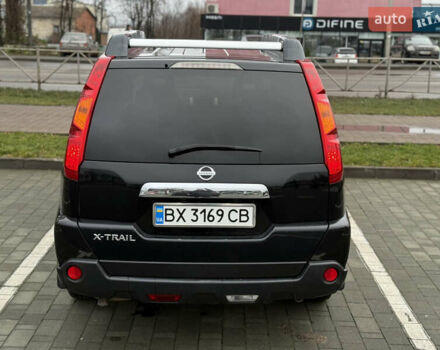 Черный Ниссан ИксТрейл, объемом двигателя 2.49 л и пробегом 197 тыс. км за 8888 $, фото 3 на Automoto.ua