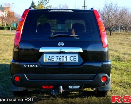 Черный Ниссан ИксТрейл, объемом двигателя 2 л и пробегом 175 тыс. км за 9800 $, фото 1 на Automoto.ua