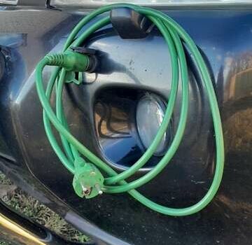 Черный Ниссан ИксТрейл, объемом двигателя 2 л и пробегом 259 тыс. км за 9999 $, фото 20 на Automoto.ua