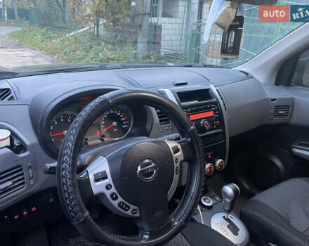 Черный Ниссан ИксТрейл, объемом двигателя 2.5 л и пробегом 236 тыс. км за 8600 $, фото 13 на Automoto.ua