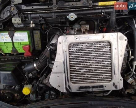 Чорний Ніссан ІксТрейл, об'ємом двигуна 2.2 л та пробігом 300 тис. км за 8281 $, фото 4 на Automoto.ua