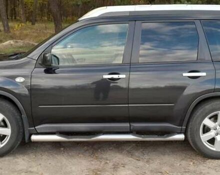 Черный Ниссан ИксТрейл, объемом двигателя 2 л и пробегом 259 тыс. км за 9999 $, фото 3 на Automoto.ua