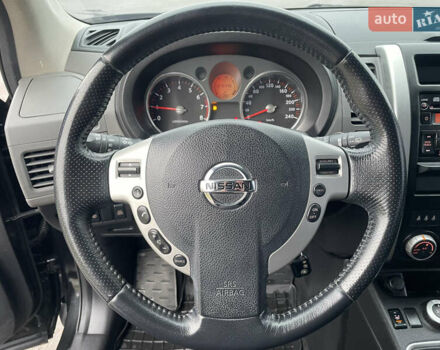 Черный Ниссан ИксТрейл, объемом двигателя 2 л и пробегом 210 тыс. км за 8750 $, фото 33 на Automoto.ua