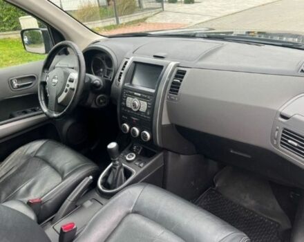 Черный Ниссан ИксТрейл, объемом двигателя 2 л и пробегом 295 тыс. км за 2700 $, фото 10 на Automoto.ua