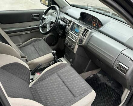 Черный Ниссан ИксТрейл, объемом двигателя 2.2 л и пробегом 180 тыс. км за 3358 $, фото 5 на Automoto.ua