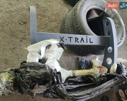 Черный Ниссан ИксТрейл, объемом двигателя 2.49 л и пробегом 195 тыс. км за 5200 $, фото 12 на Automoto.ua