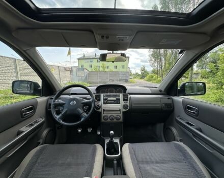 Черный Ниссан ИксТрейл, объемом двигателя 2.2 л и пробегом 208 тыс. км за 3799 $, фото 6 на Automoto.ua