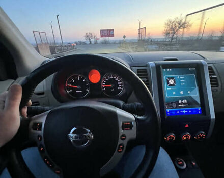 Чорний Ніссан ІксТрейл, об'ємом двигуна 2 л та пробігом 200 тис. км за 10400 $, фото 8 на Automoto.ua