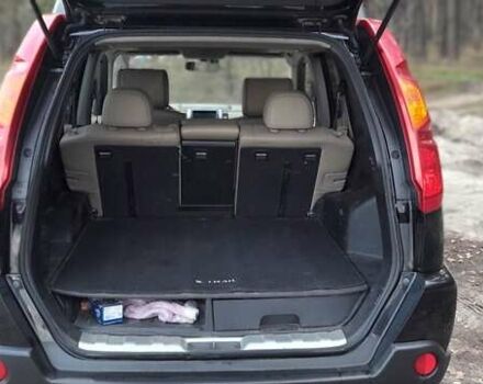 Черный Ниссан ИксТрейл, объемом двигателя 2 л и пробегом 259 тыс. км за 9999 $, фото 15 на Automoto.ua