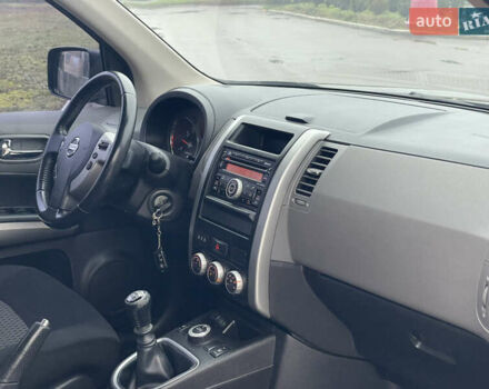 Черный Ниссан ИксТрейл, объемом двигателя 2 л и пробегом 210 тыс. км за 8750 $, фото 28 на Automoto.ua